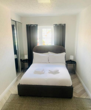 Newly Renovated, Modern 3 Bed Apartment